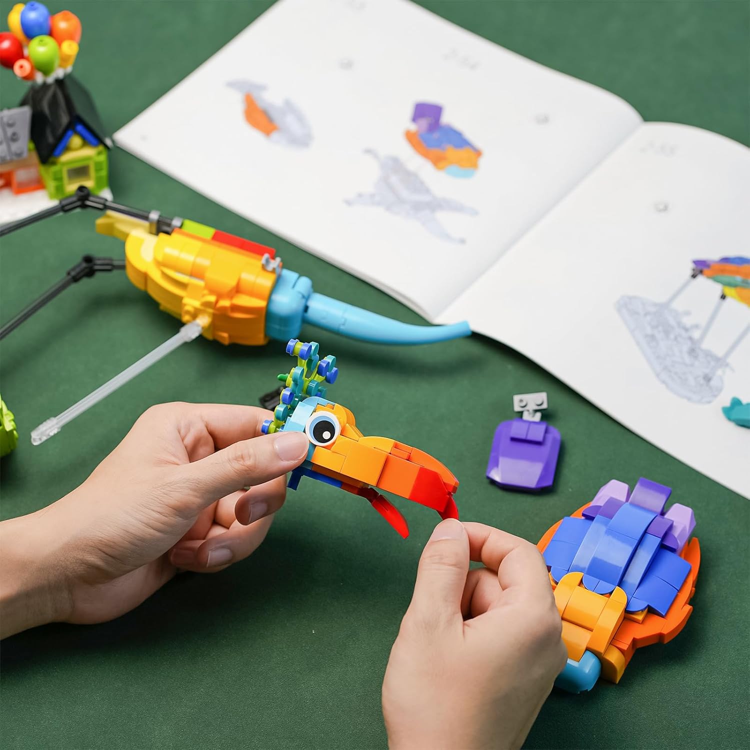 ENJBRICK Kevin Bird – Juego de construcción de casa compatible con Lego Up para adultos, lindo juego de juguetes de construcción de animales de