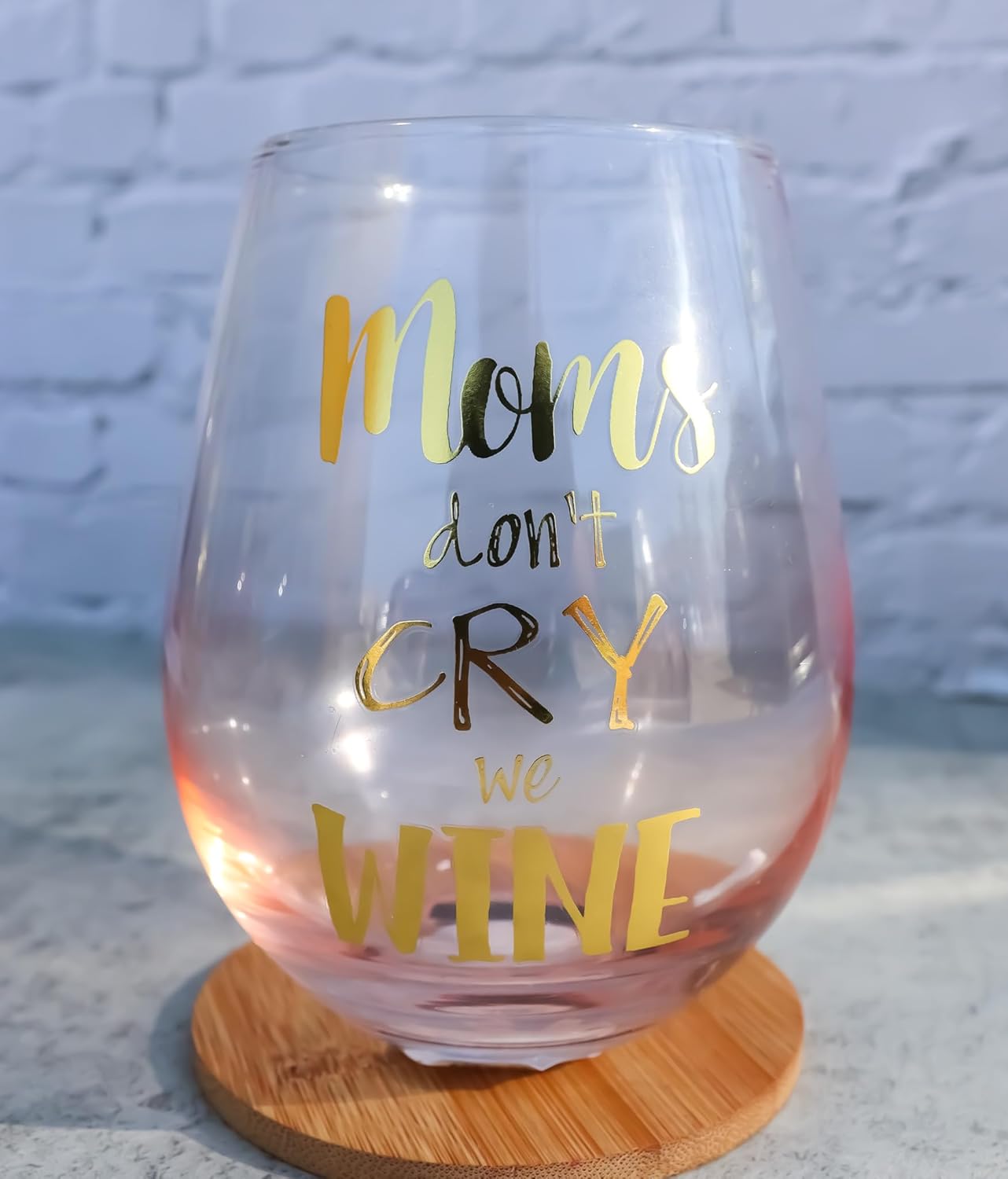 Ebros Gift Sonoma Collection ‘Mom’s Don’t Cry We Wine’ – Copa de vino sin tallo con base brillante de oro rosa con acabado metálico dorado (2)