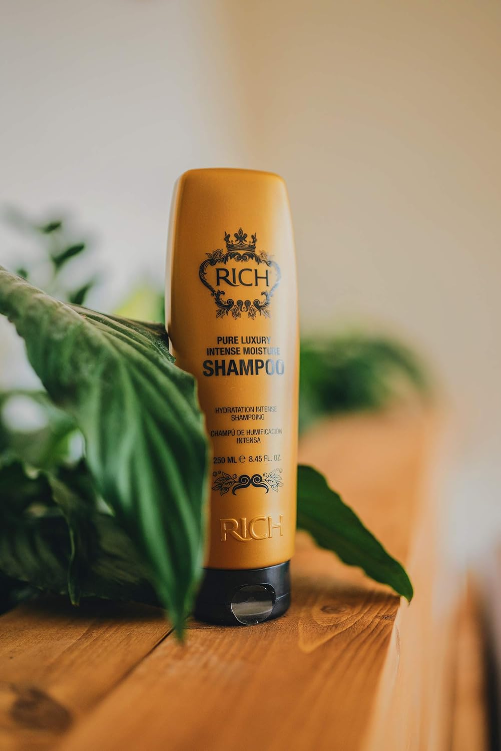 RICH Pure Luxury – Champú de humedad intensa con queratina hidrolizada y proteína de trigo para todo tipo de cabello, suavizante e hidratante, evita