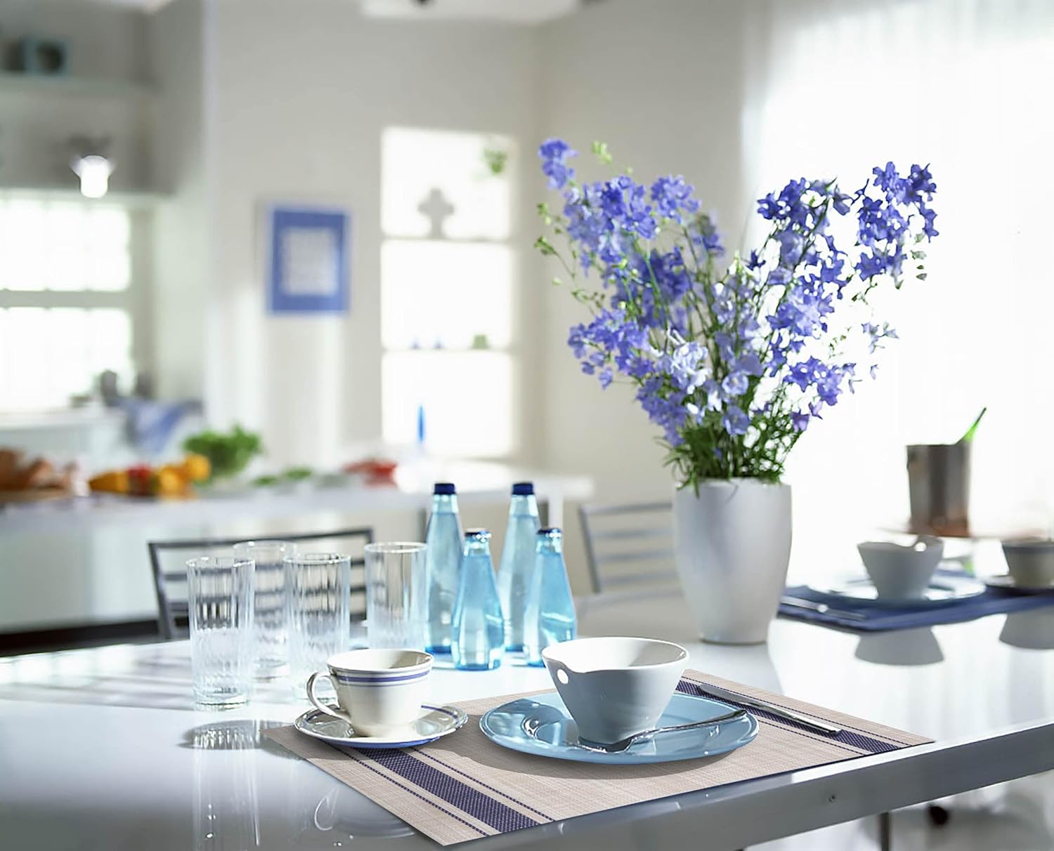 Vinjiasin Juego de 4 manteles individuales tejidos de vinilo para mesa de comedor, con rayas azules, lavables, resistentes al calor, fáciles de