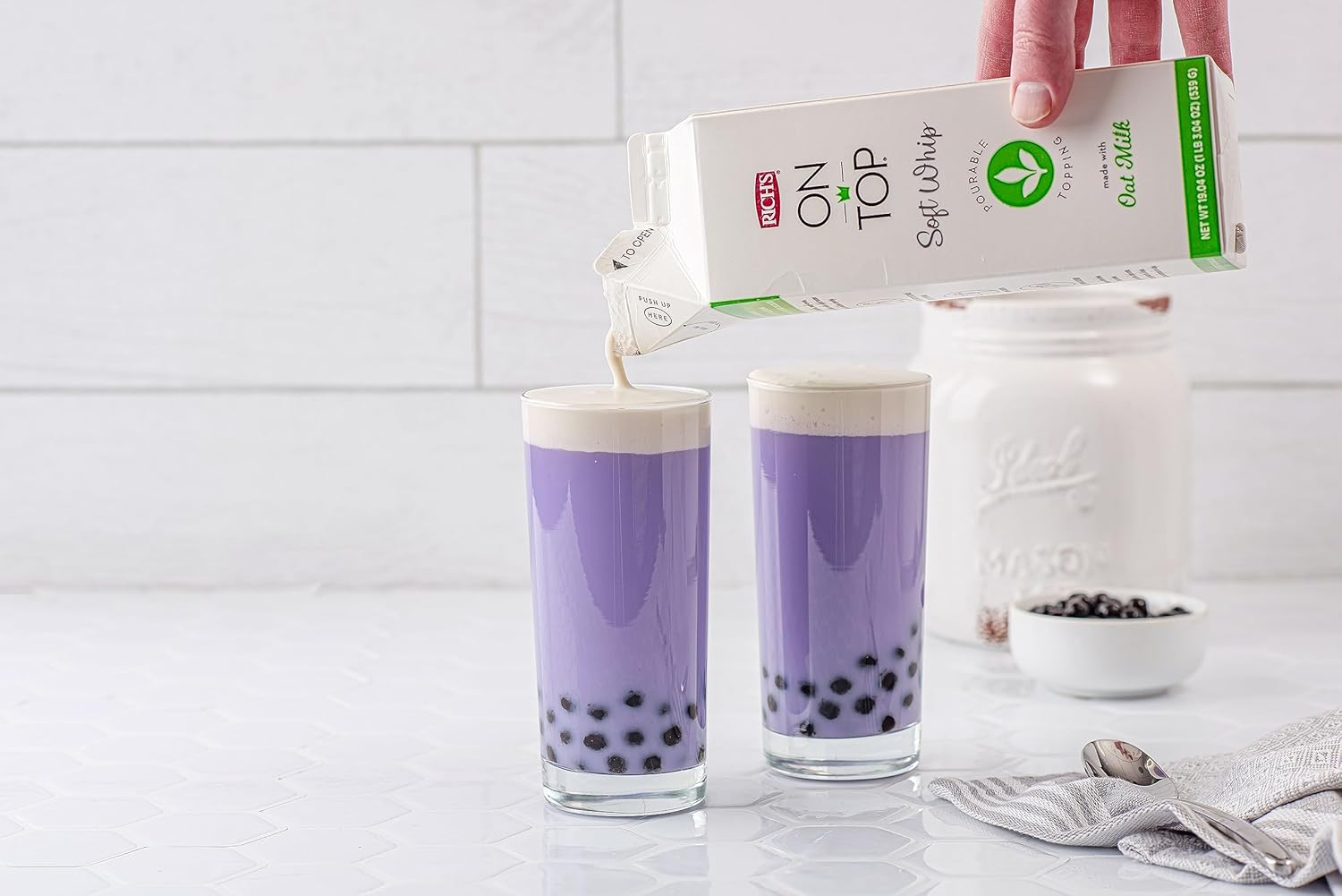 Rich’s Leche de avena en la parte superior, suave batido, cobertura de espuma fría vertible, congelada, paquete de 12, cajas de 19.04 onzas
