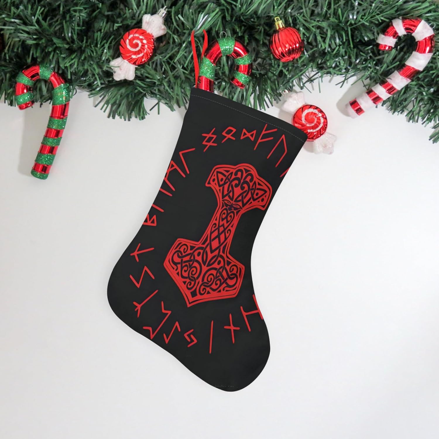 Medias de Navidad vikingas Mjolnir, rueda de runa nórdica, símbolo de mitología nórdica, árbol de Navidad, decoraciones colgantes para regalos (10