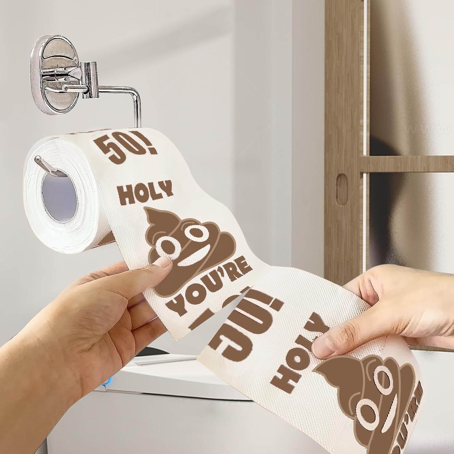 Qpout Regalo de broma de papel higiénico impreso con texto en inglés “You’re 50”, regalo de cumpleaños para mejores amigos, rollo de papel higiénico