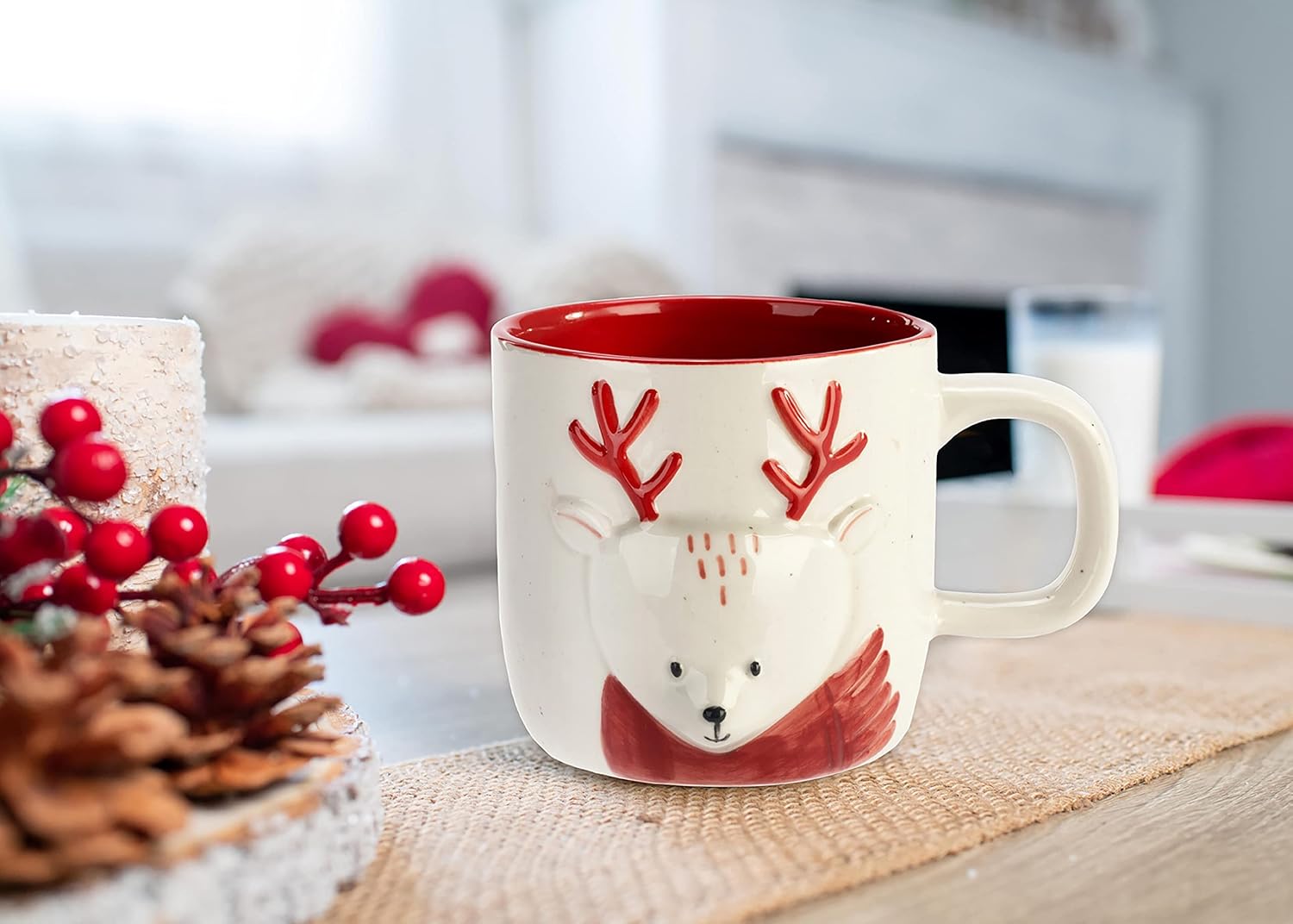 DEMDACO Hello Deer – Taza de Navidad de cerámica roja y blanca de 16 onzas