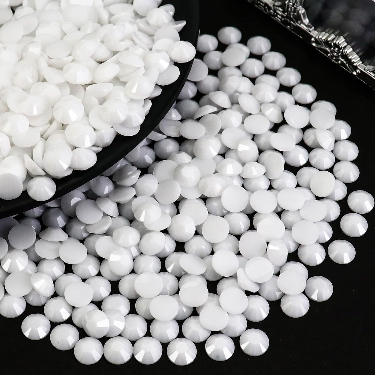 4500 diamantes de imitación de resina de 0.079 pulgadas, diamantes de imitación blancos sólidos con parte trasera plana para uñas, vasos, tazas,