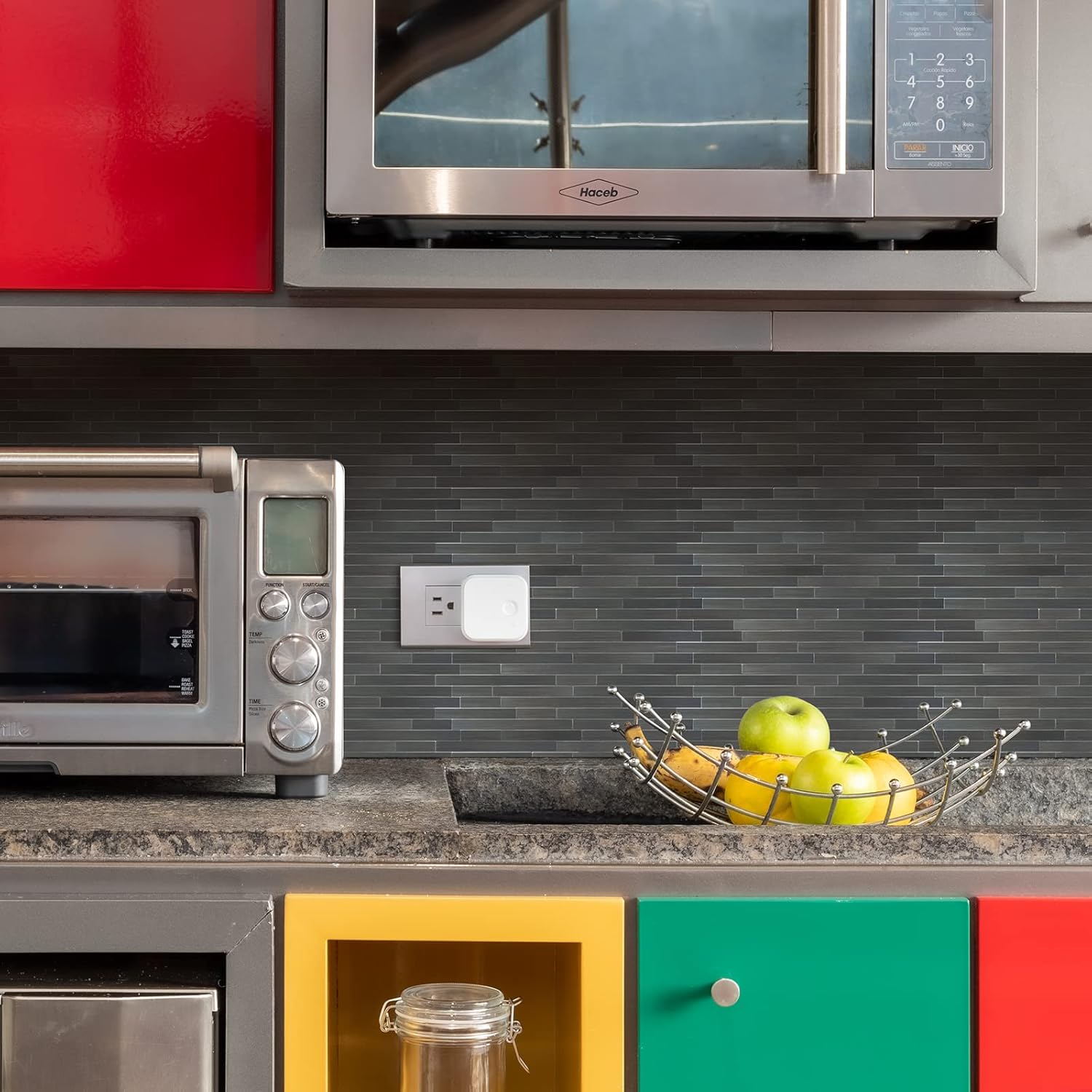 Azulejo de metro lineal para salpicaduras de pared de color negro, superficie de metal de aluminio autoadhesiva, azulejos de pared para cocina y