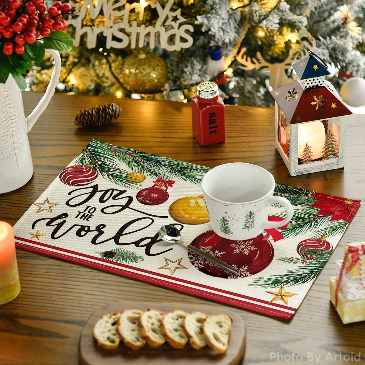 Artoid Mode Joy to The World – Juego de 4 manteles individuales de Navidad con bolas rojas de Navidad, de 12 x 18 pulgadas, para decoración de