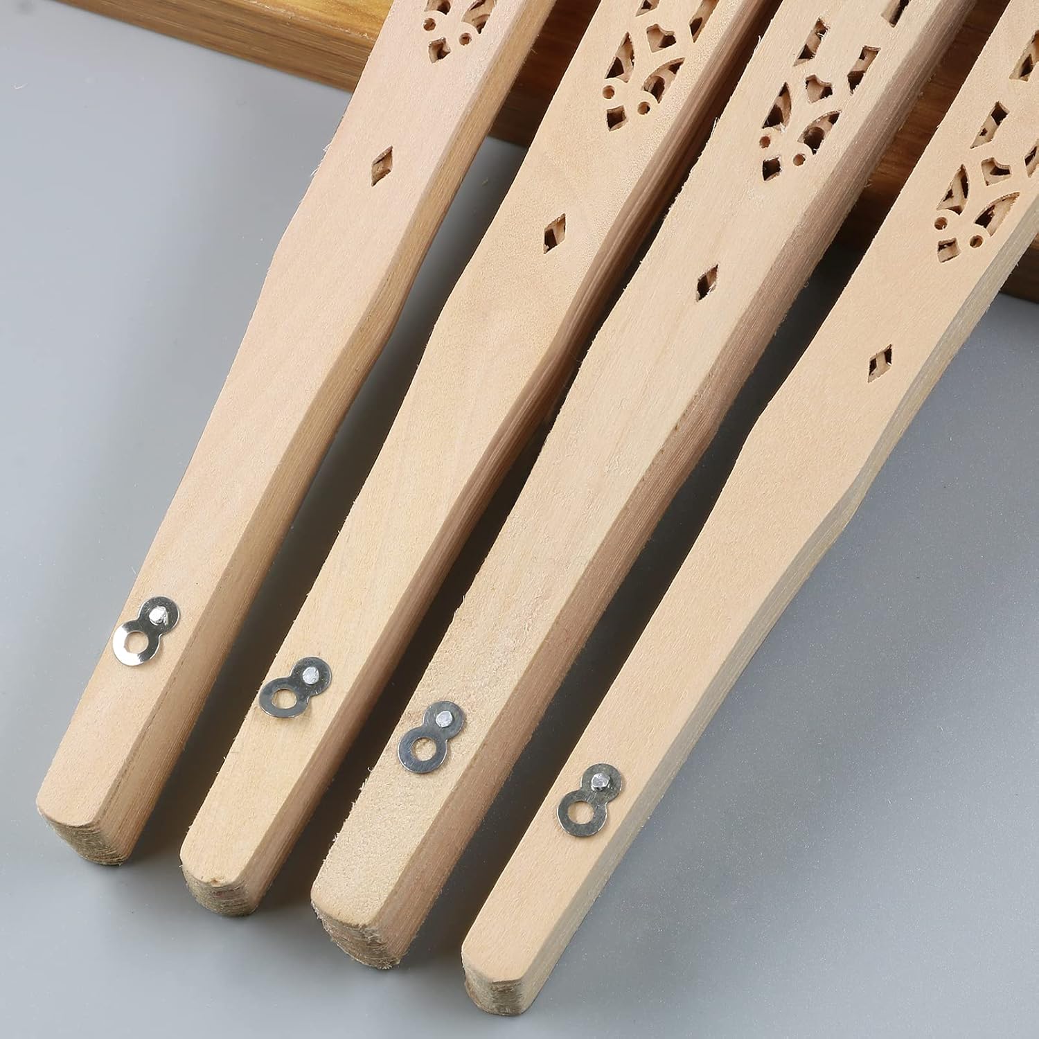 Abanicos plegables de madera, 4 ventiladores de mano de madera clásica, abanicos de mano de madera tallada hueca con borla para cosplay, baile,