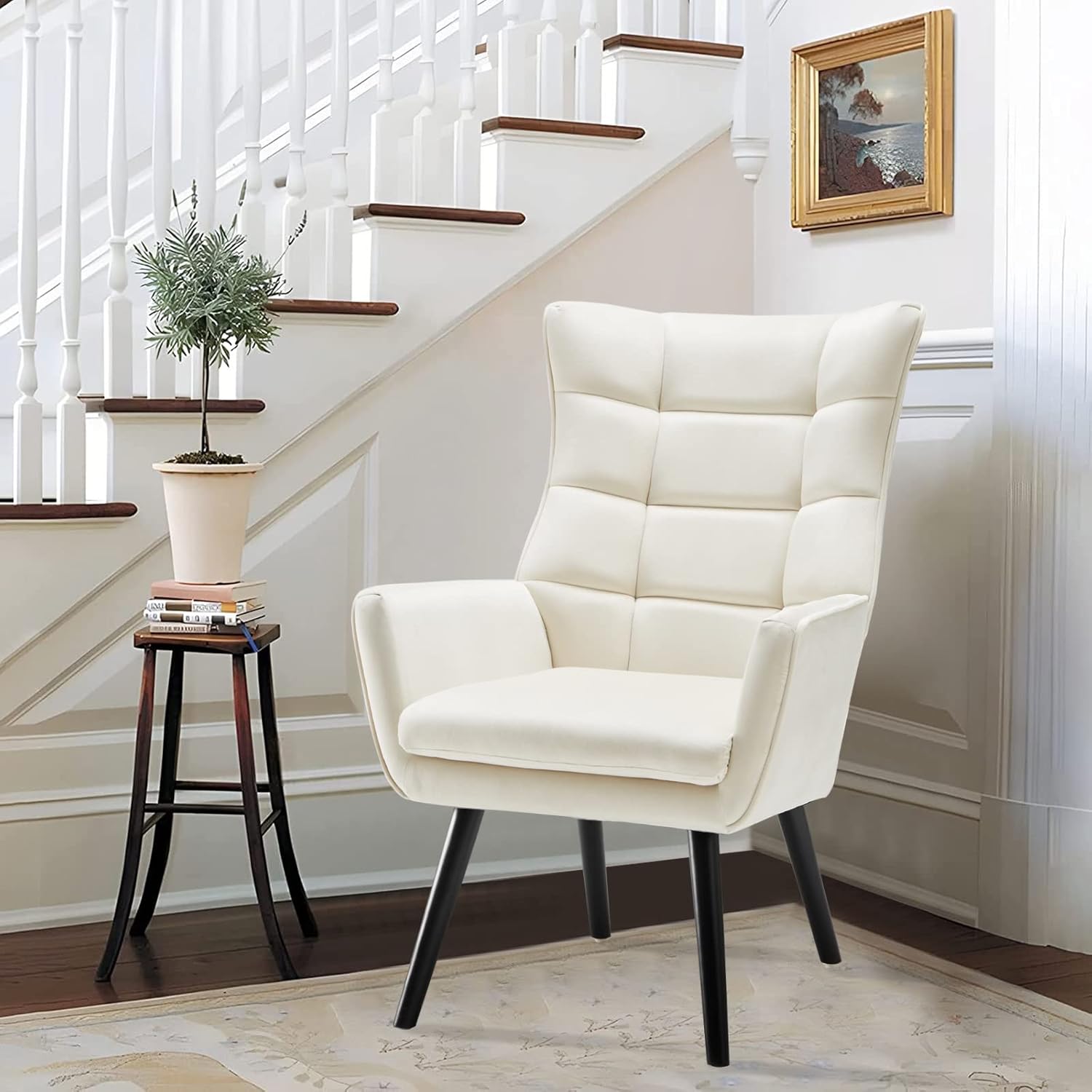 Silla decorativa color blanco crema, silla de terciopelo con respaldo de ala, a cuadros, cómoda silla copetuda con patas de madera, sofá individual
