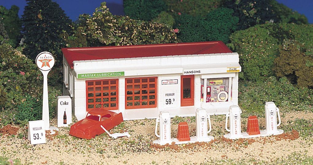 Bachmann Trains – EDIFICIOS PLASTICVILLE U.S.A.  KITS CLÁSICOS – GASOLINERA – Escala HO
