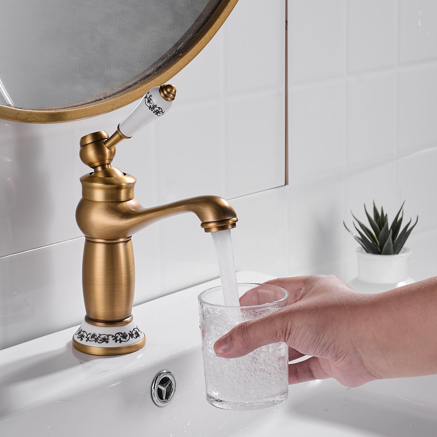 Grifo vintage de latón antiguo con porcelana azul y blanca, grifo mezclador de cuello largo para bañococina, lavabo de agua fría y caliente (acabado