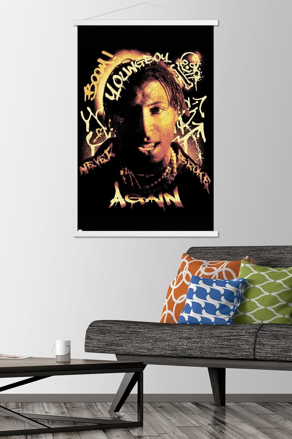 Trends International NBA Youngboy – Póster de pared de graffiti, 22.37 x 34.00 pulgadas, paquete de impresión y colgador blanco