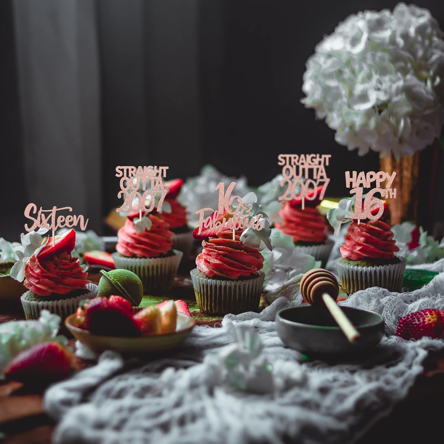 Paquete de 24 decoraciones para cupcakes de cumpleaños de 16 años con purpurina de dieciséis rectos fuera de 2007, decoraciones para pasteles de