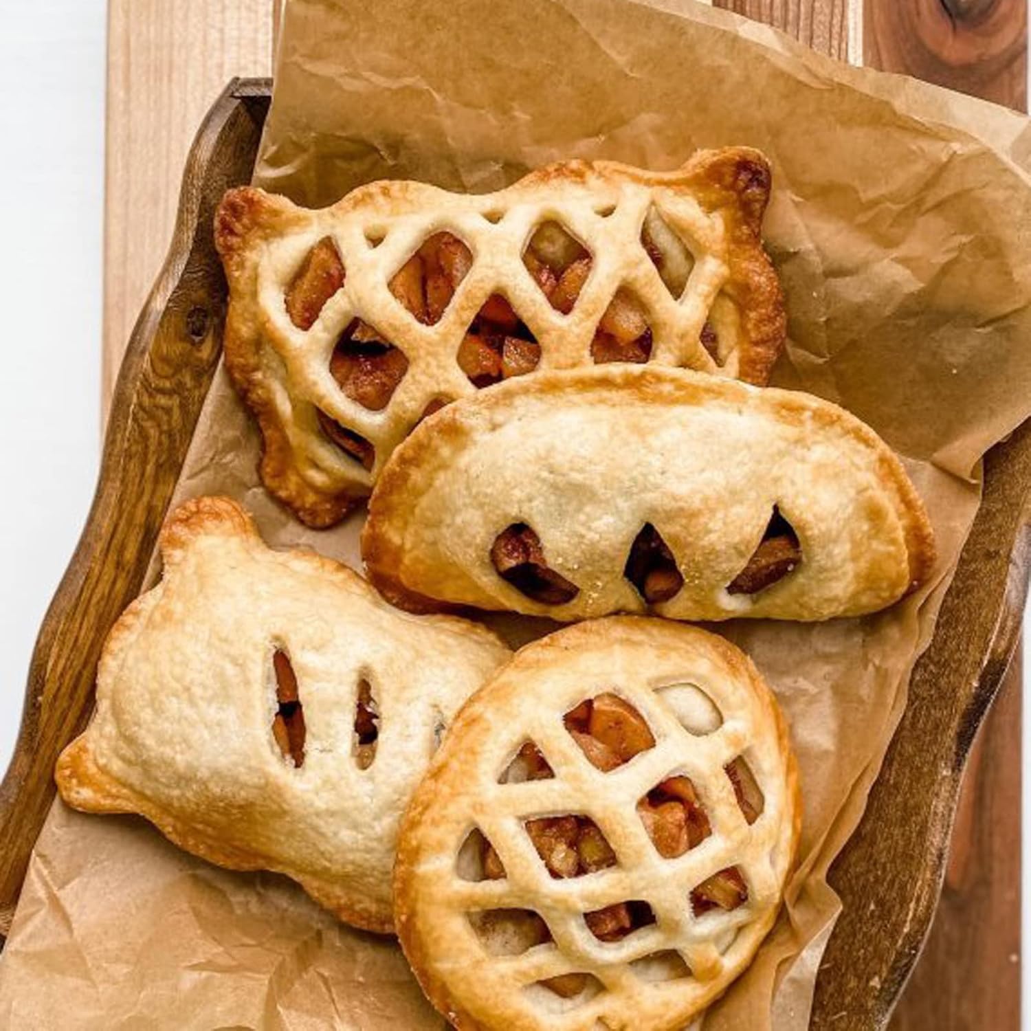 Gasusen Mini moldes clásicos para tartas de mano, prensa de bolsillo para tartas, moldes para prensatelas de bolsillo de masa, juego de pastel de