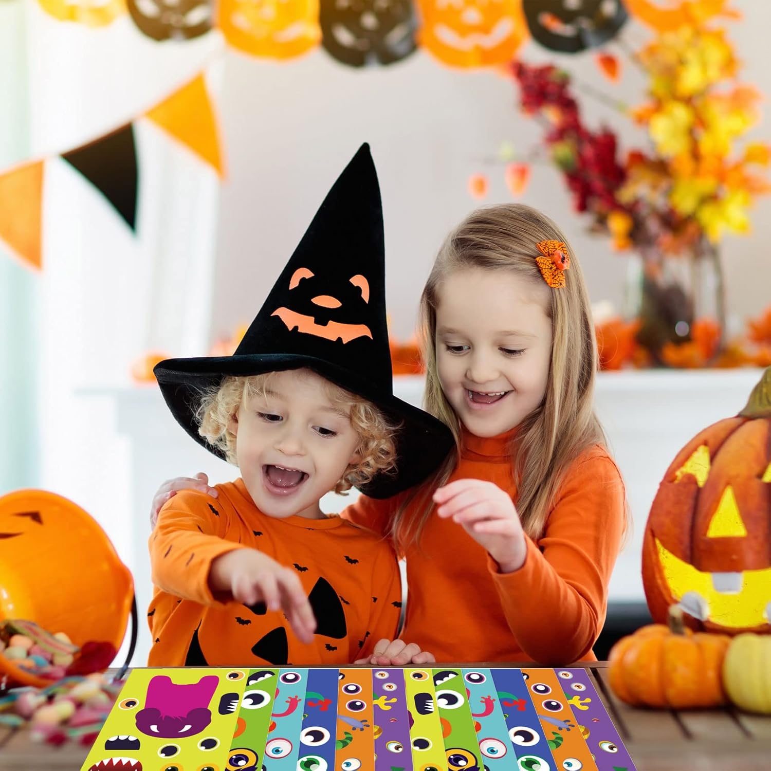 Funnlot Calcomanías de Halloween para niños, juegos de fiesta de Halloween, calcomanías para niños, calcomanías de monstruo, 30 unidades,