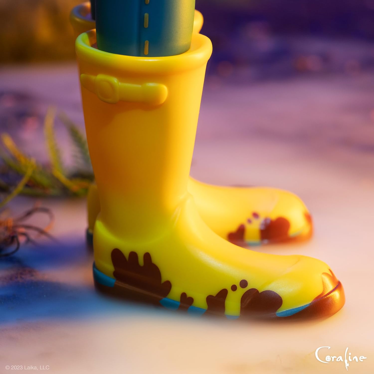 Super7 Supersize Coraline – Figura de acción de Coraline de 16 pulgadas con ropa de tela, coleccionables de películas clásicas y juguetes retro