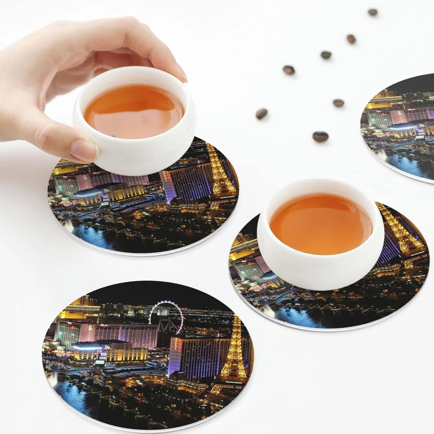 Juego de 4 posavasos de cuero, posavasos personalizados para mesa de café, posavasos con vista nocturna de Las Vegas, posavasos fáciles de limpiar