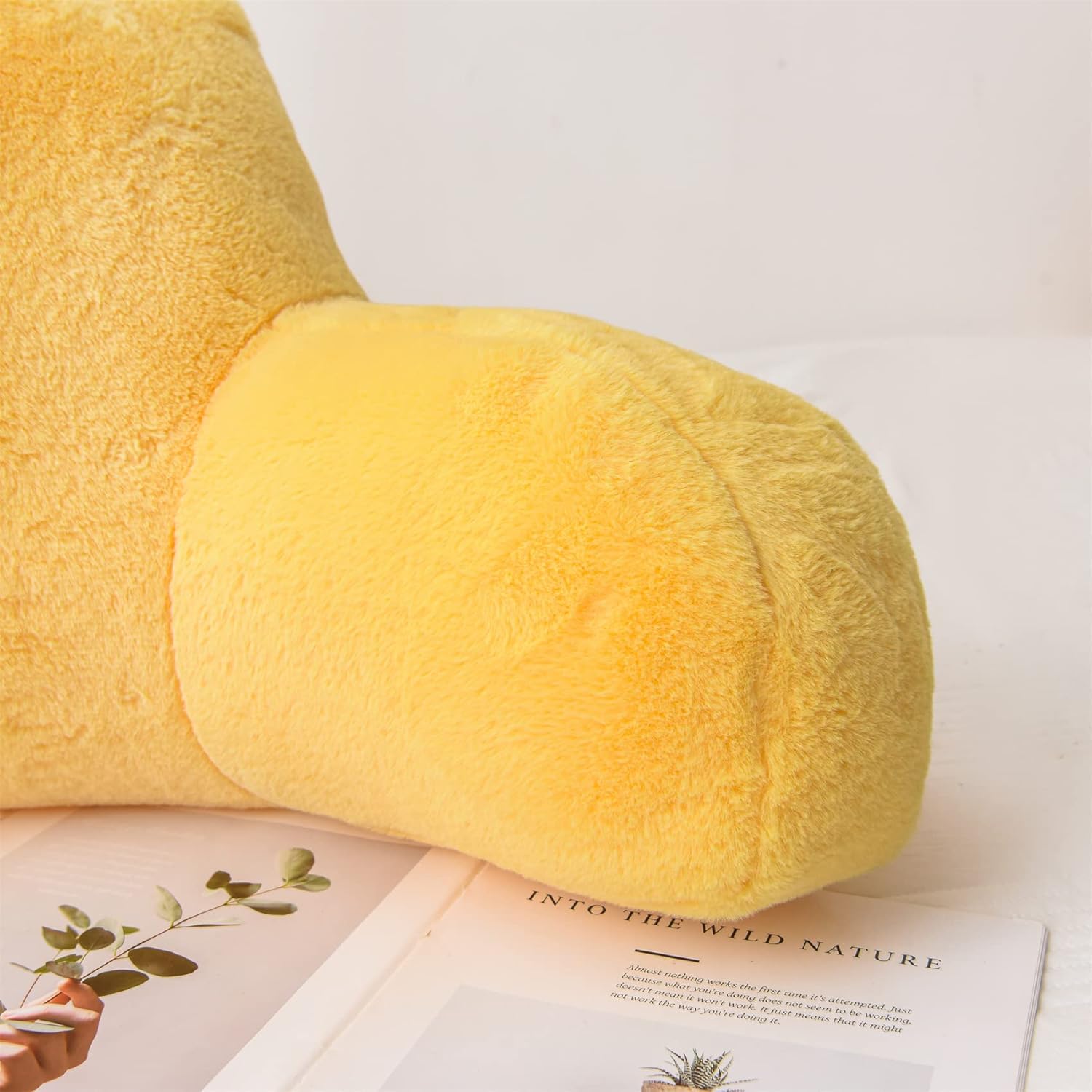 Aimuan Almohada de lectura para descansar en la cama con brazos, cojín de piel de conejo para adultos y adolescentes, inclinación para descansar