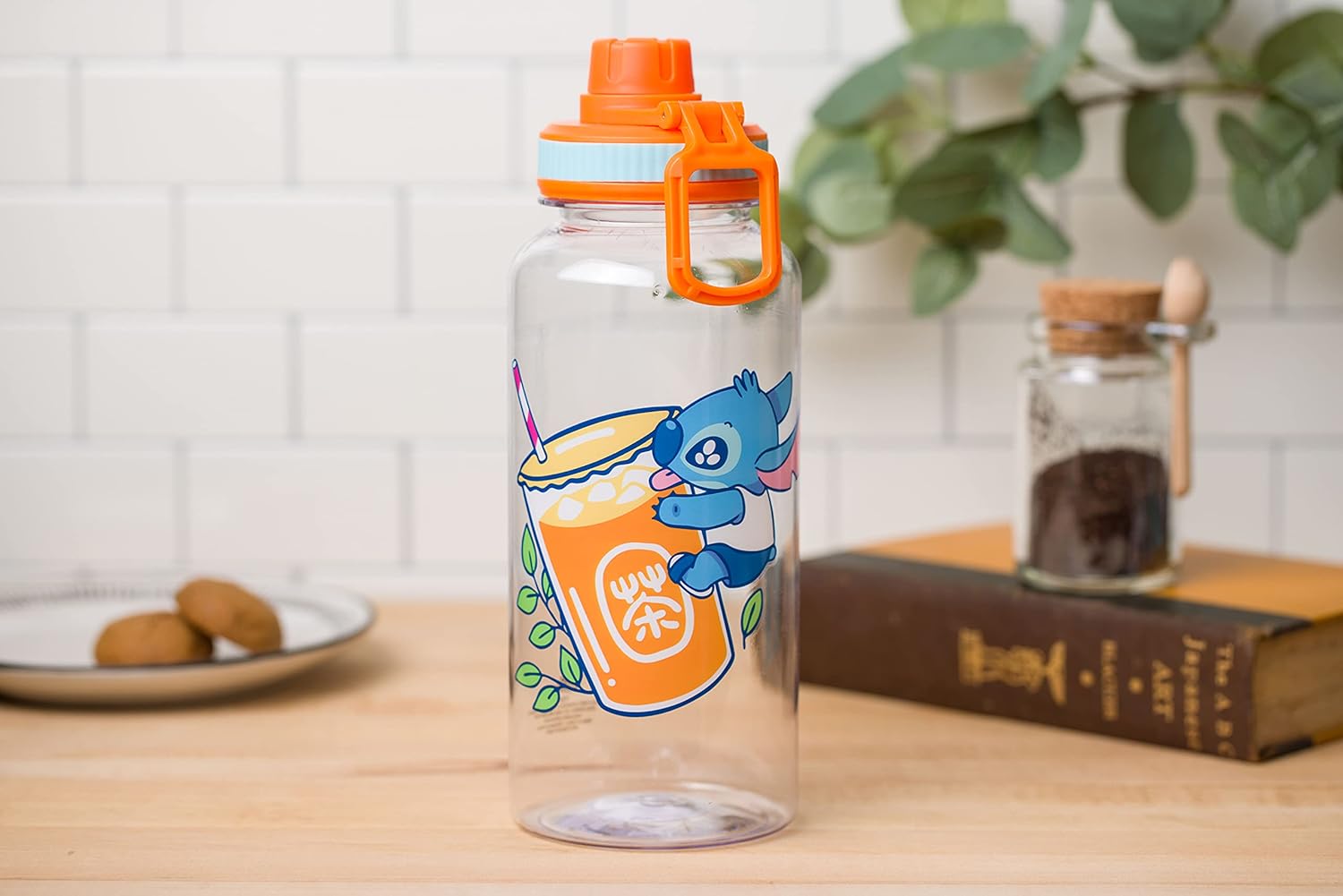 Silver Buffalo Lilo and Stitch – Botella de agua de plástico con boquilla giratoria de té de burbujas con calcomanías holográficas You Stick