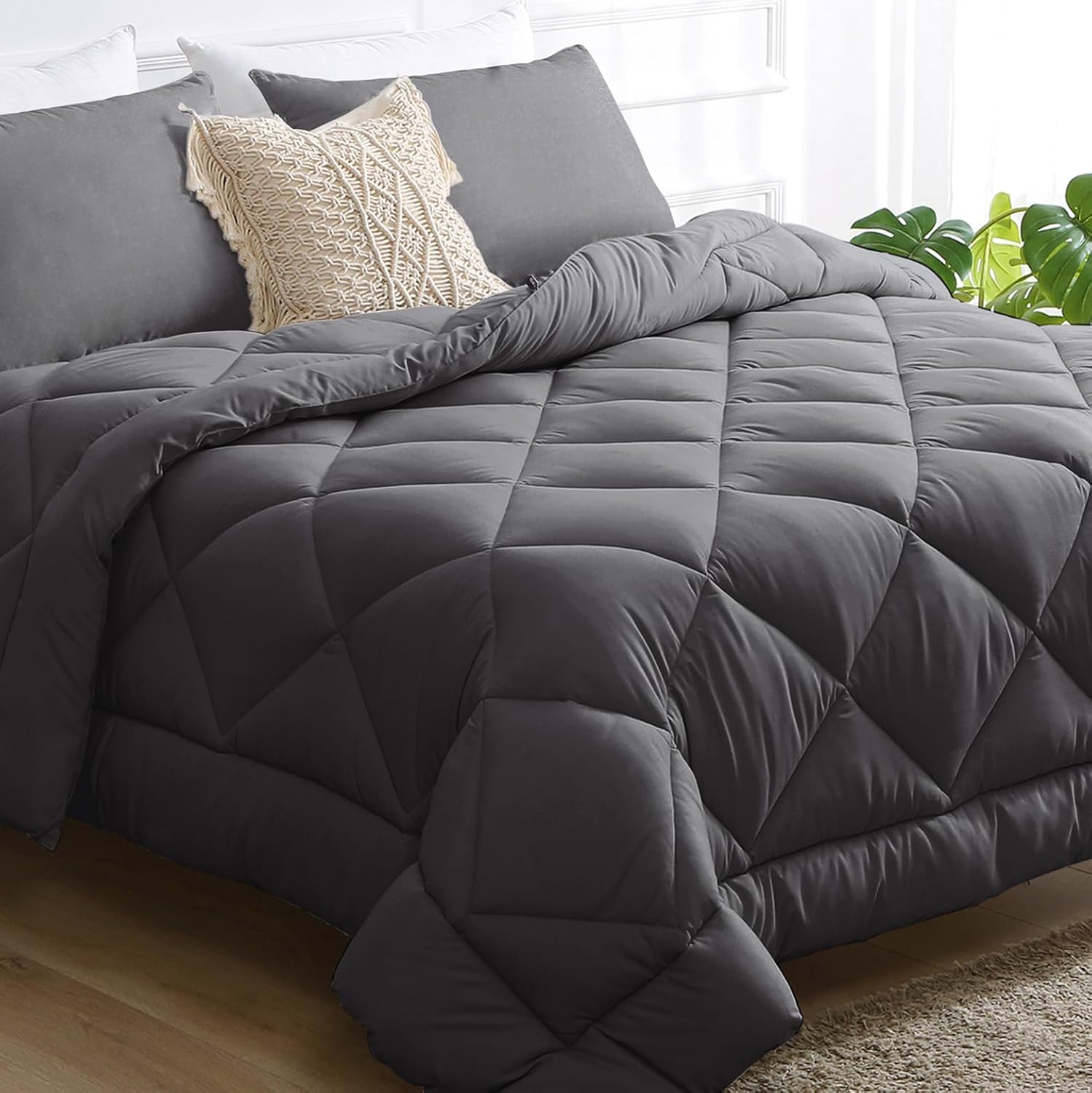 JOLLYVOGUE Juego de edredón tamaño King gris oscuro, juego de cama reversible en una bolsa para todas las estaciones, juego de cama de 3 piezas con
