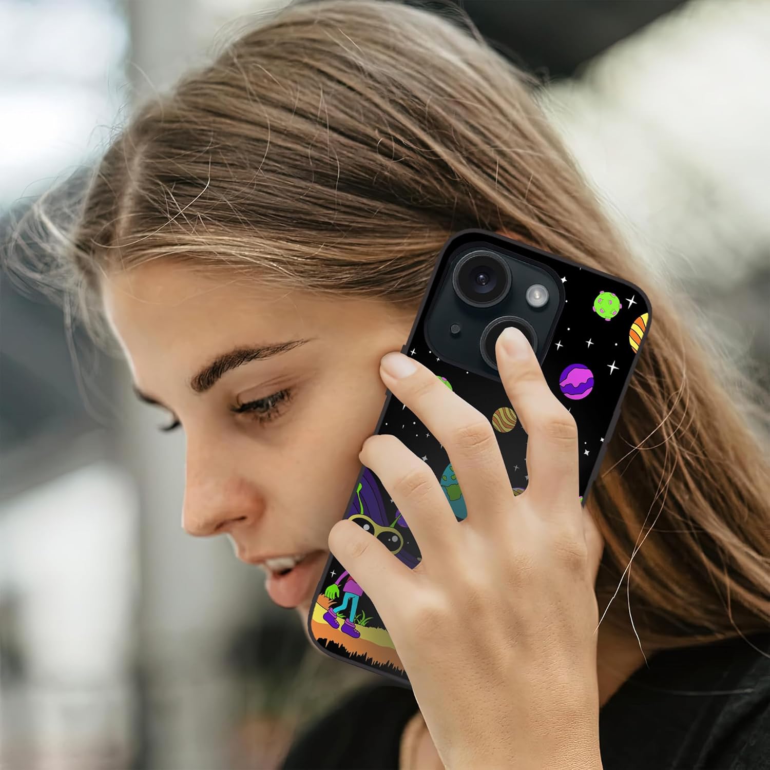 Losthll Funda compatible con iPhone 15, funda de teléfono hippie de astronauta y alienígena, goma de silicona líquida suave a prueba de golpes,