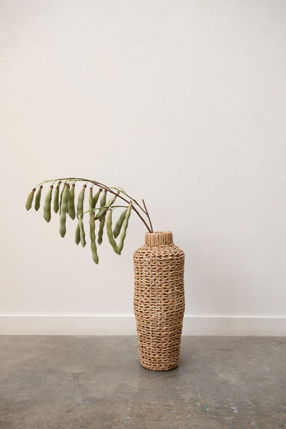 Creative Co-Op Jarrón de piso de ratán y jacinto de agua tejido a mano de 30 pulgadas de alto, beige