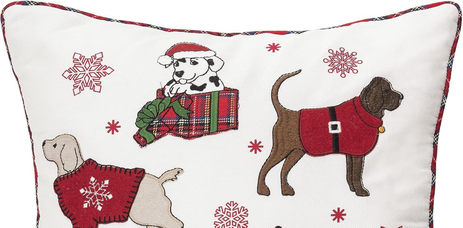 C&F Home Cojín decorativo festivo de 18 x 18 pulgadas para perros juguetones, decoración de Navidad, para sofá o cama, 18 x 18 pulgadas, color blanco