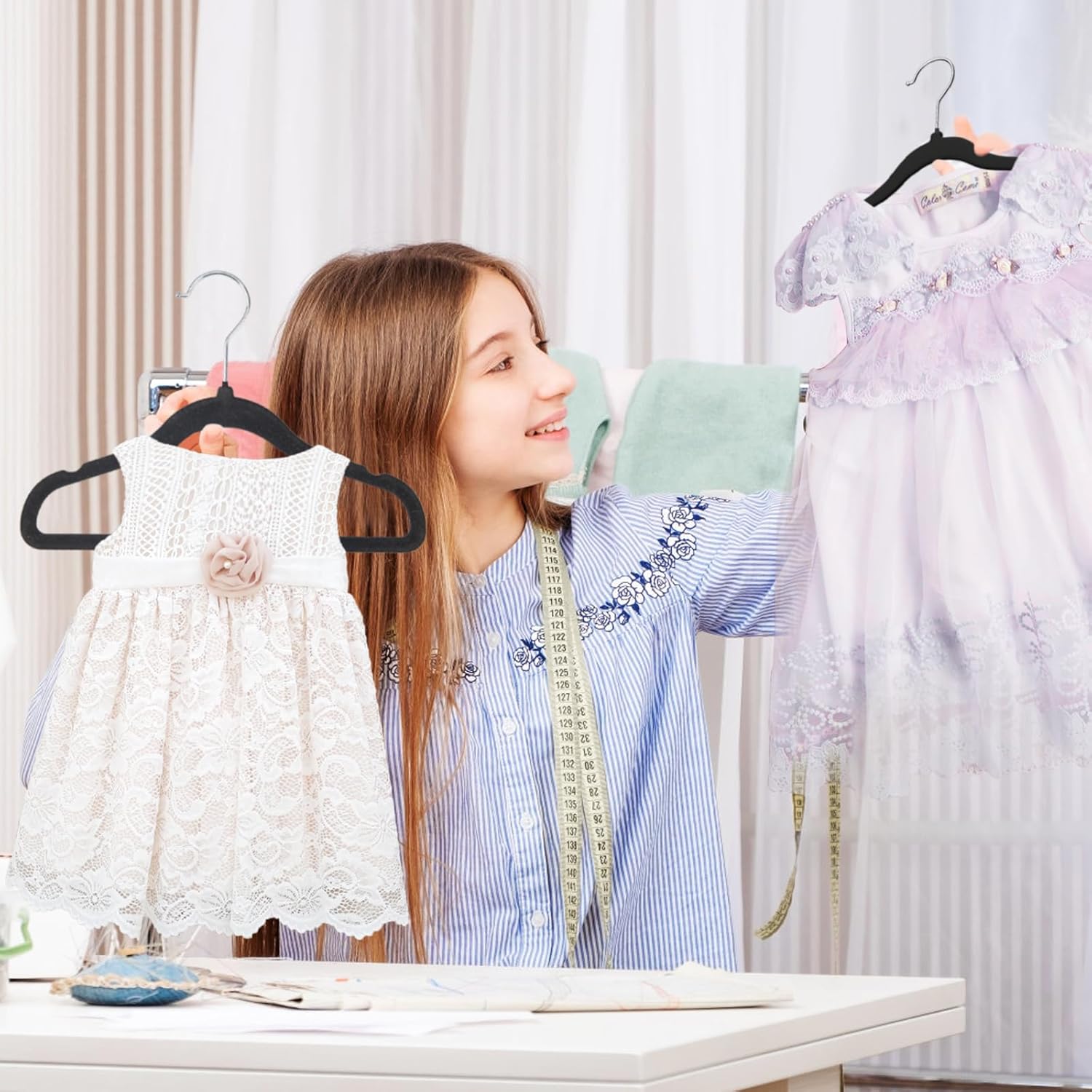 Paquete de 60 perchas para ropa de bebé, perchas de terciopelo antideslizante de 11.6 pulgadas para niños pequeños, perchas de fieltro para niños y