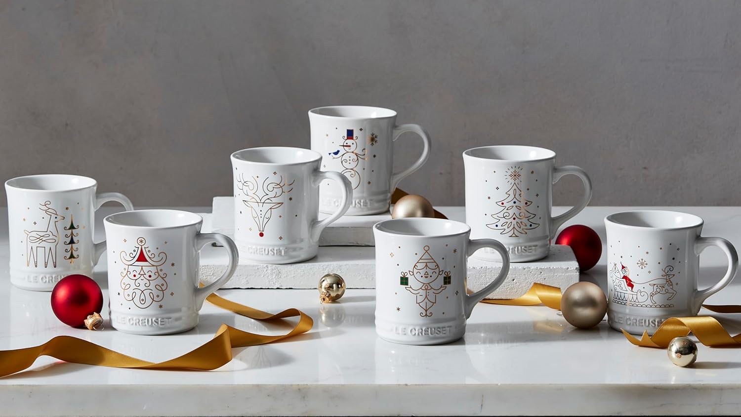 Le Creuset Noël Collection – Taza de cerámica con apliques dorados, 14 onzas, trineo de Papá Noel