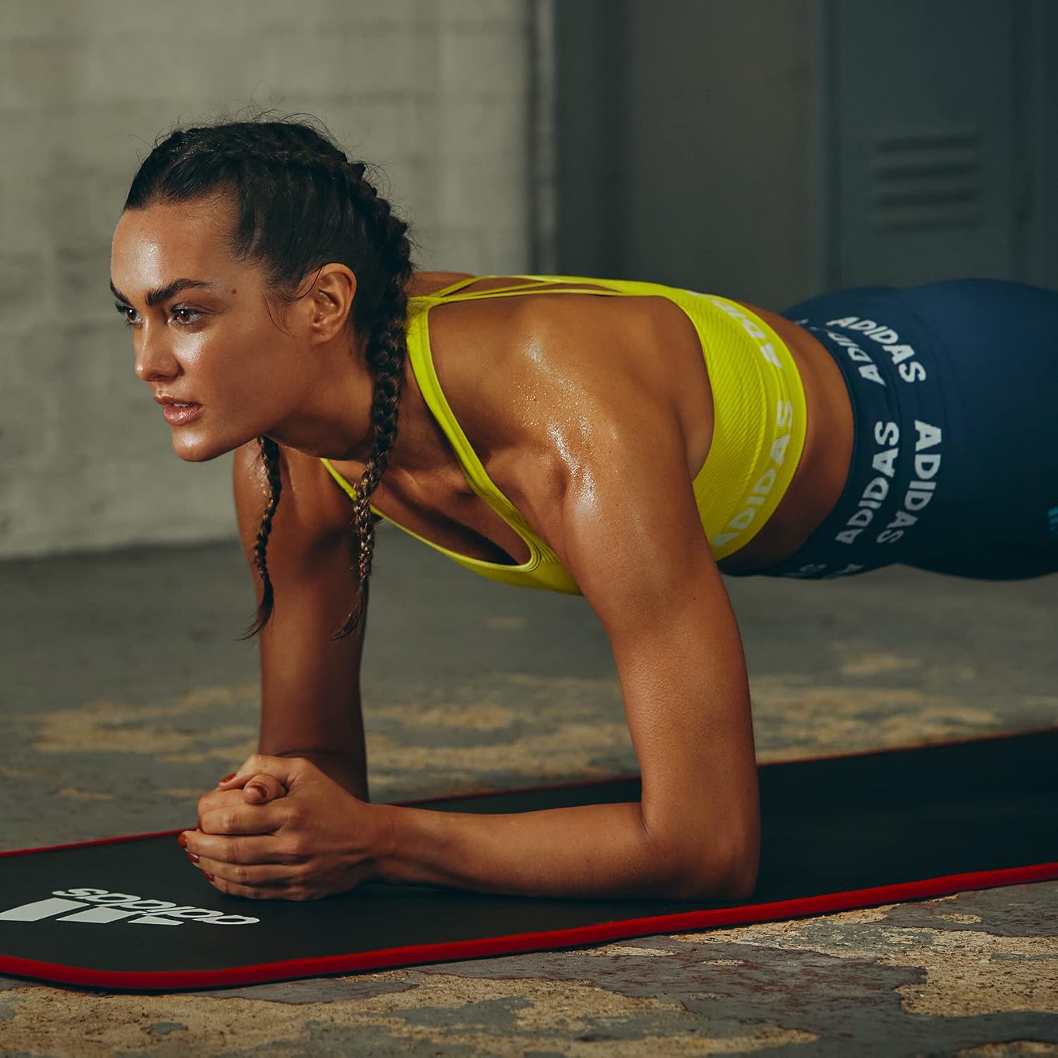 adidas Tapete de entrenamiento extra grueso de 0.394 in con correa de transporte y base texturizada antideslizante, tapete de entrenamiento