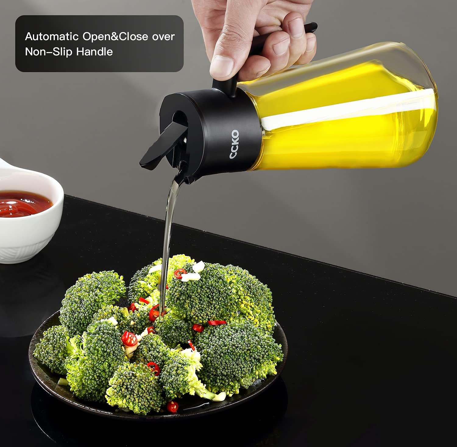CCKO Botella dispensadora de aceite de oliva de 19 onzas para cocinar en la cocina, dispensador automático de aceite de cocina sin goteo, adecuado