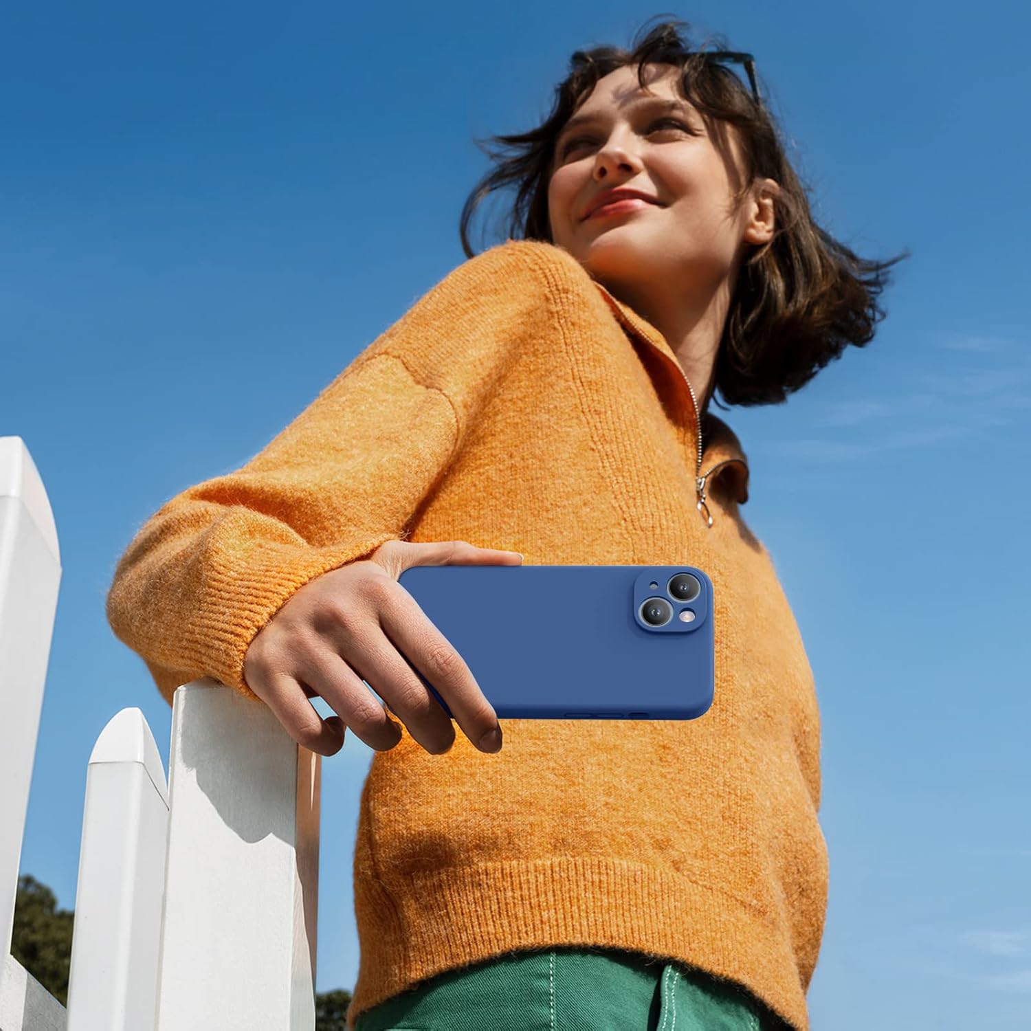 Miracase – Funda diseñada para iPhone 14, de silicona líquida a prueba de golpes, con protector de pantalla y forro de microfibra, protege mejor la