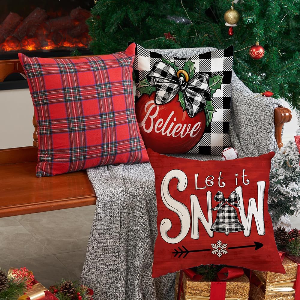 DFXSZ Juego de 4 fundas de almohada de Navidad de 18 x 18 pulgadas, diseño de búfalo blanco y negro con texto en inglés “Merry and Bright Christmas