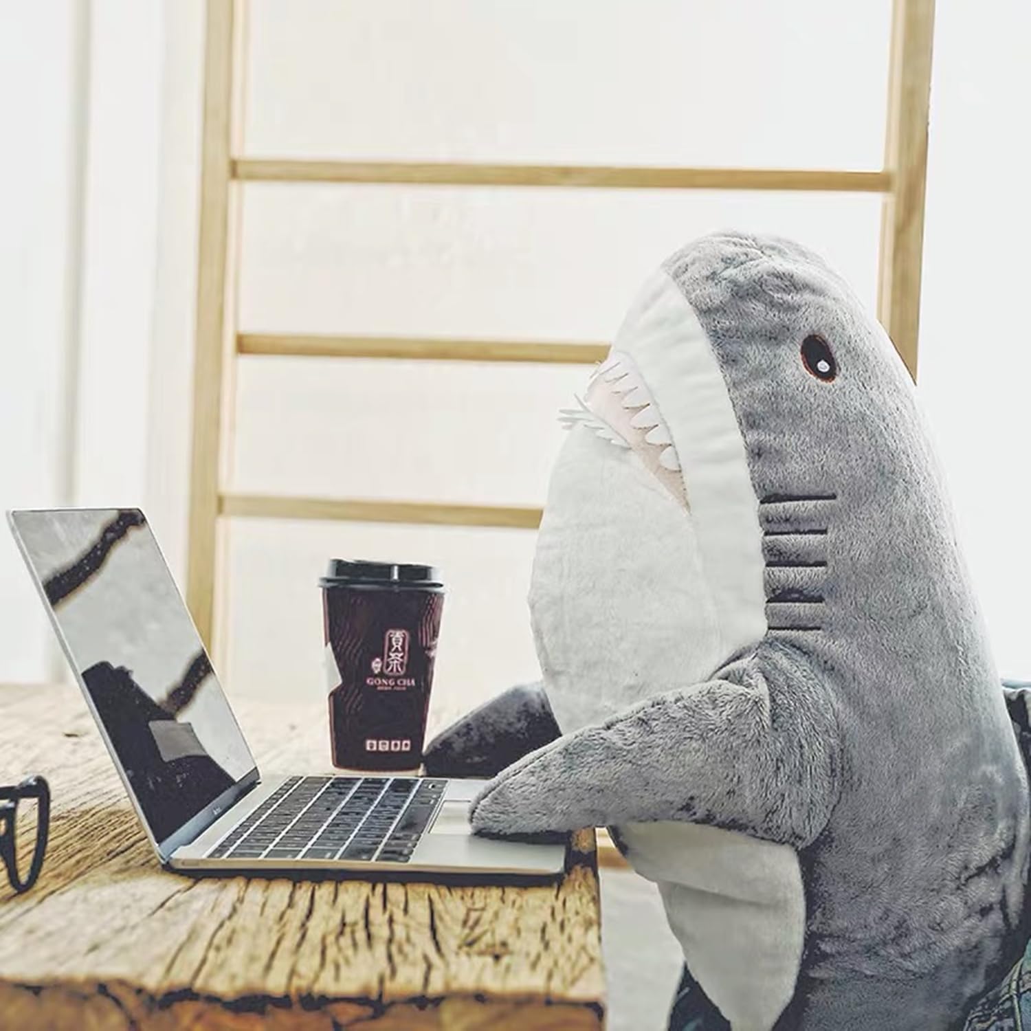 Ryttir 39.4 pulgadas XXL 15% animal de peluche gigante de tiburón ponderado, almohada de tiburón regordete suave de tiburón de peluche de tiburón de
