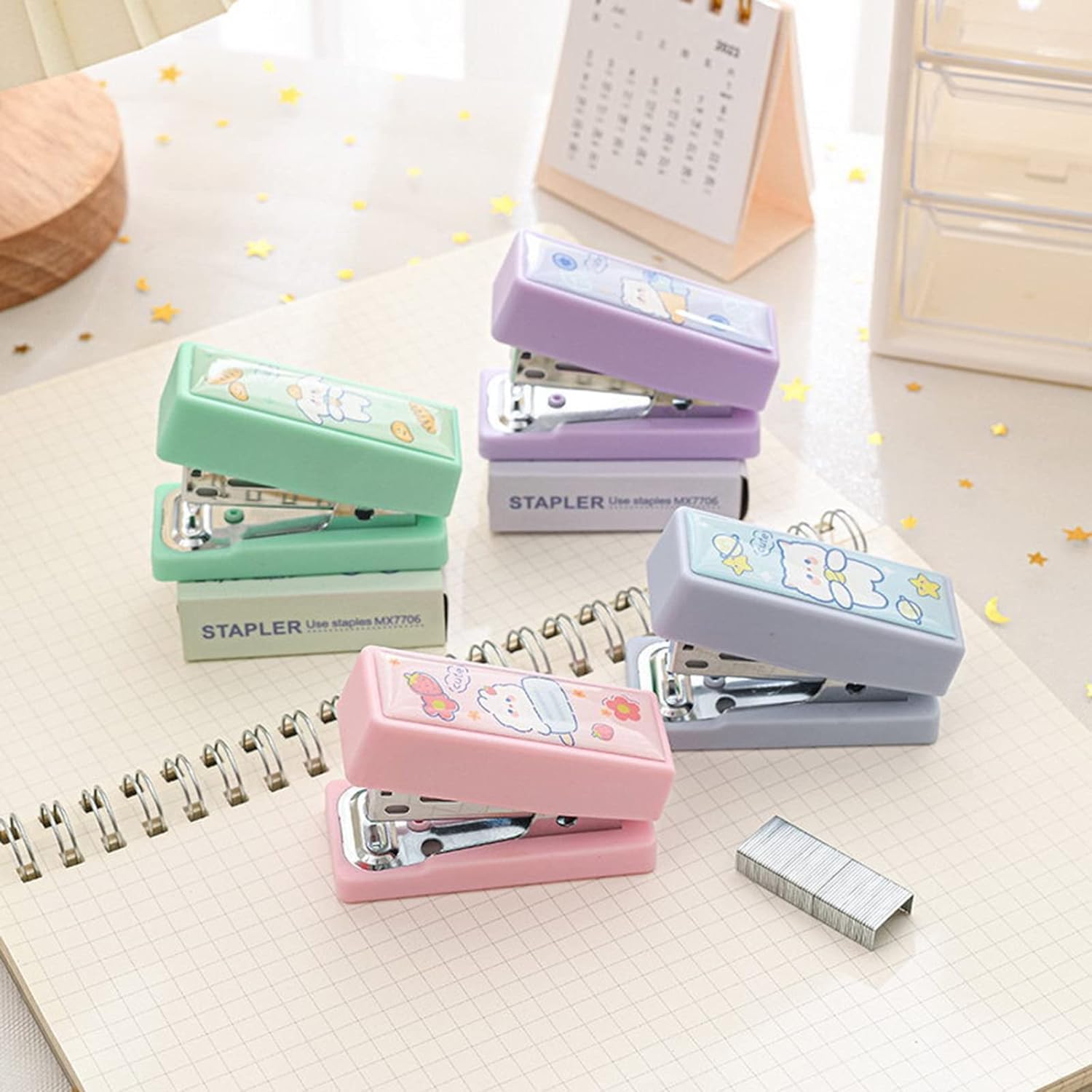 1 juego de mini grapas rosa con grapas No.12, lindo patrón de conejo, removedor de grapas, máquina de encuadernación para clips de papel, grapadoras