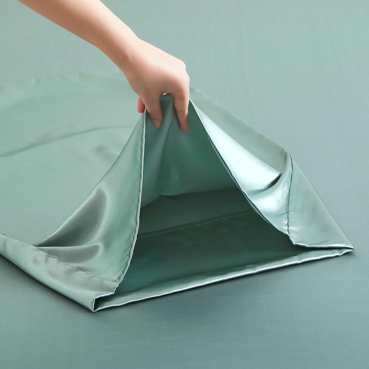 DengChao Juego de sábanas de satén de tamaño individual, 4 piezas, color verde grisáceo, funda de almohada de satén suave, sin arrugas,
