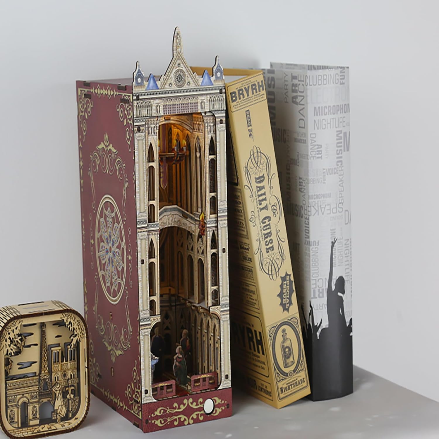 BookNook – Kit de bricolaje para casa de muñecas de París, kit de rompecabezas de madera 3D con luz LED, el mejor y más creativo regalo para amigos