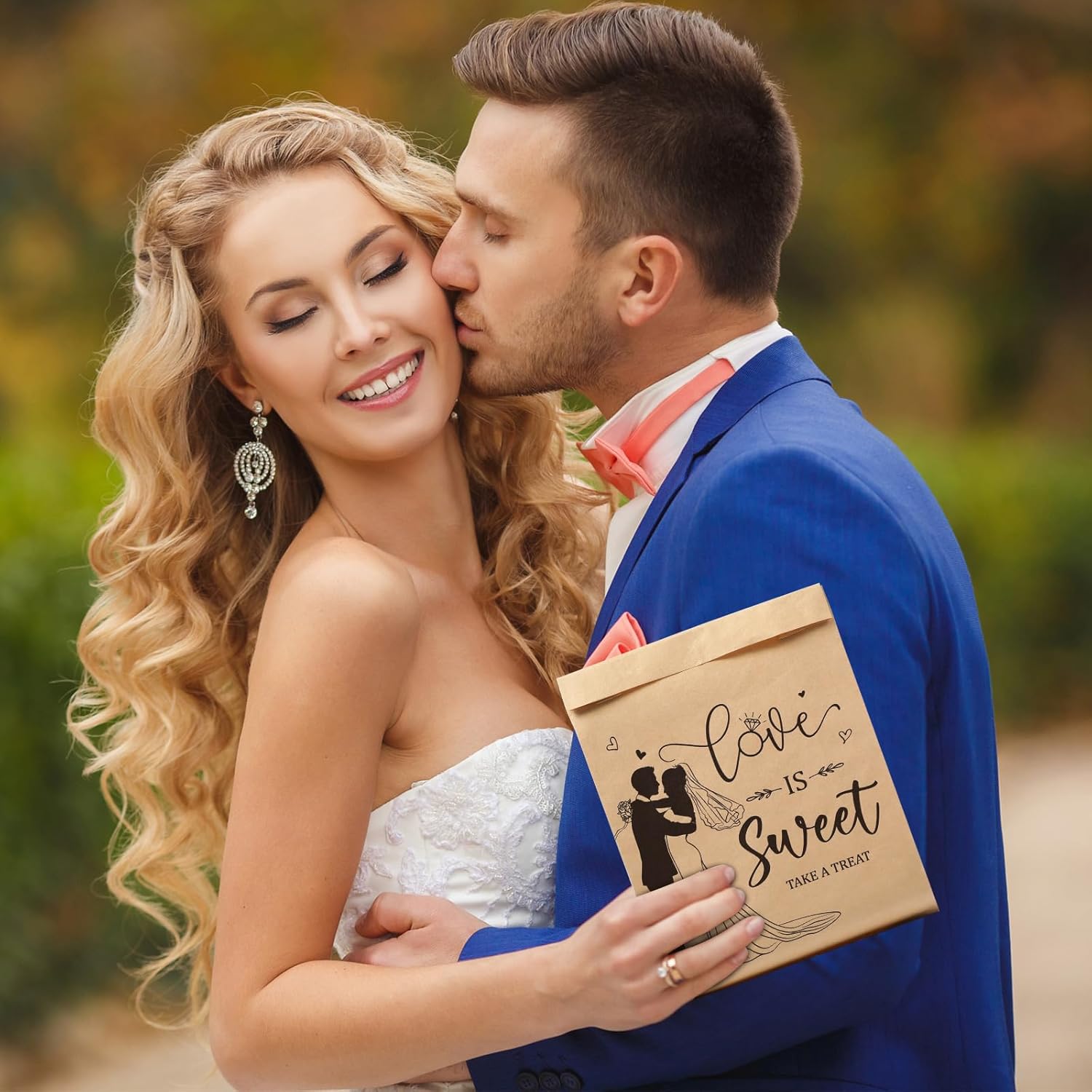 200 bolsas de regalo de boda a granel de papel kraft a prueba de aceite para fiestas, bolsas de galletas Love Is Sweet Take a Treat para bodas,