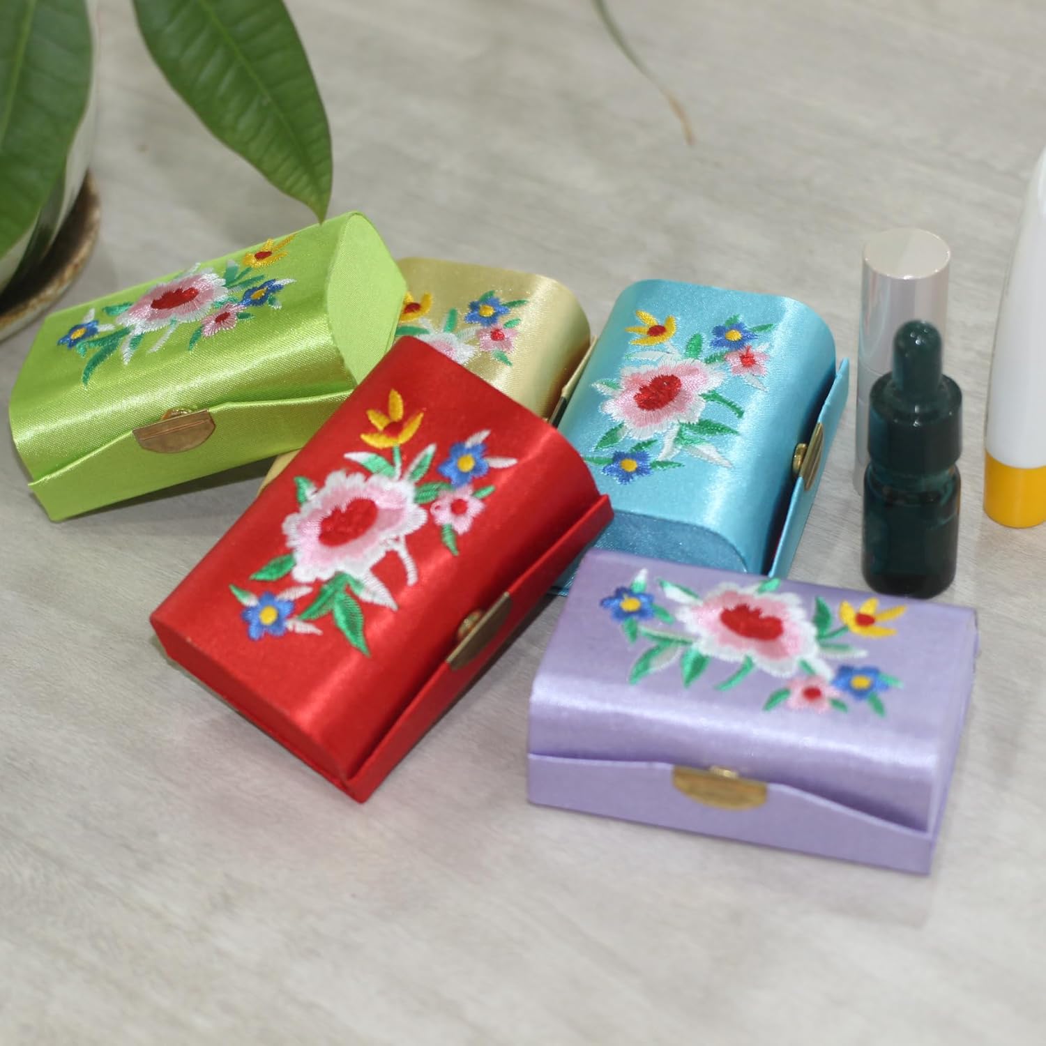 MIAO JIN 12PCS caja de lápiz labial con espejo Estuche de lápiz labial Estuche de almacenamiento Mini bordado portátil joyero caso cosmético (color