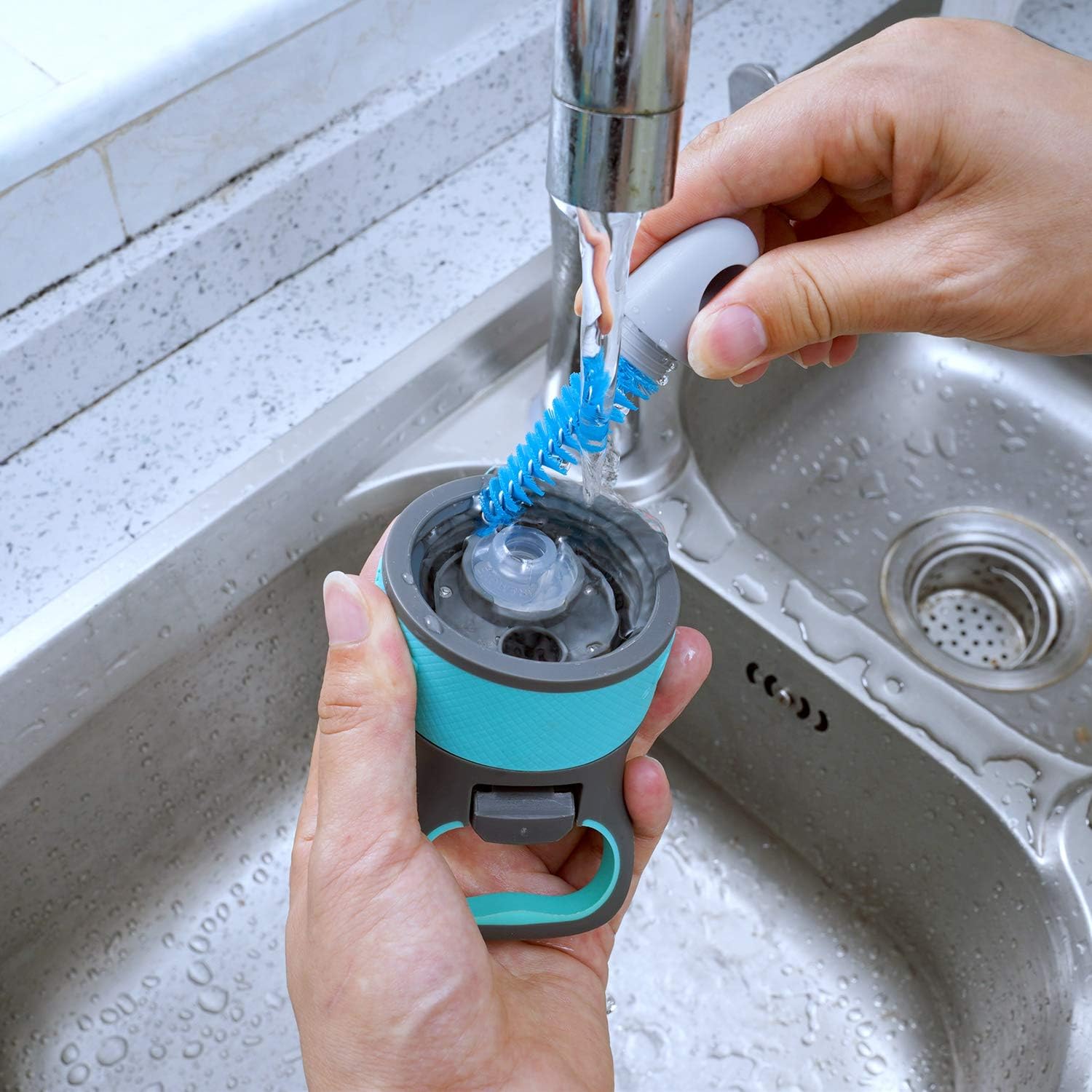 Cepillo para biberones con limpiador de pezones, cepillo de limpieza de botellas de agua de mango largo, construido para limpiar biberones, tazas