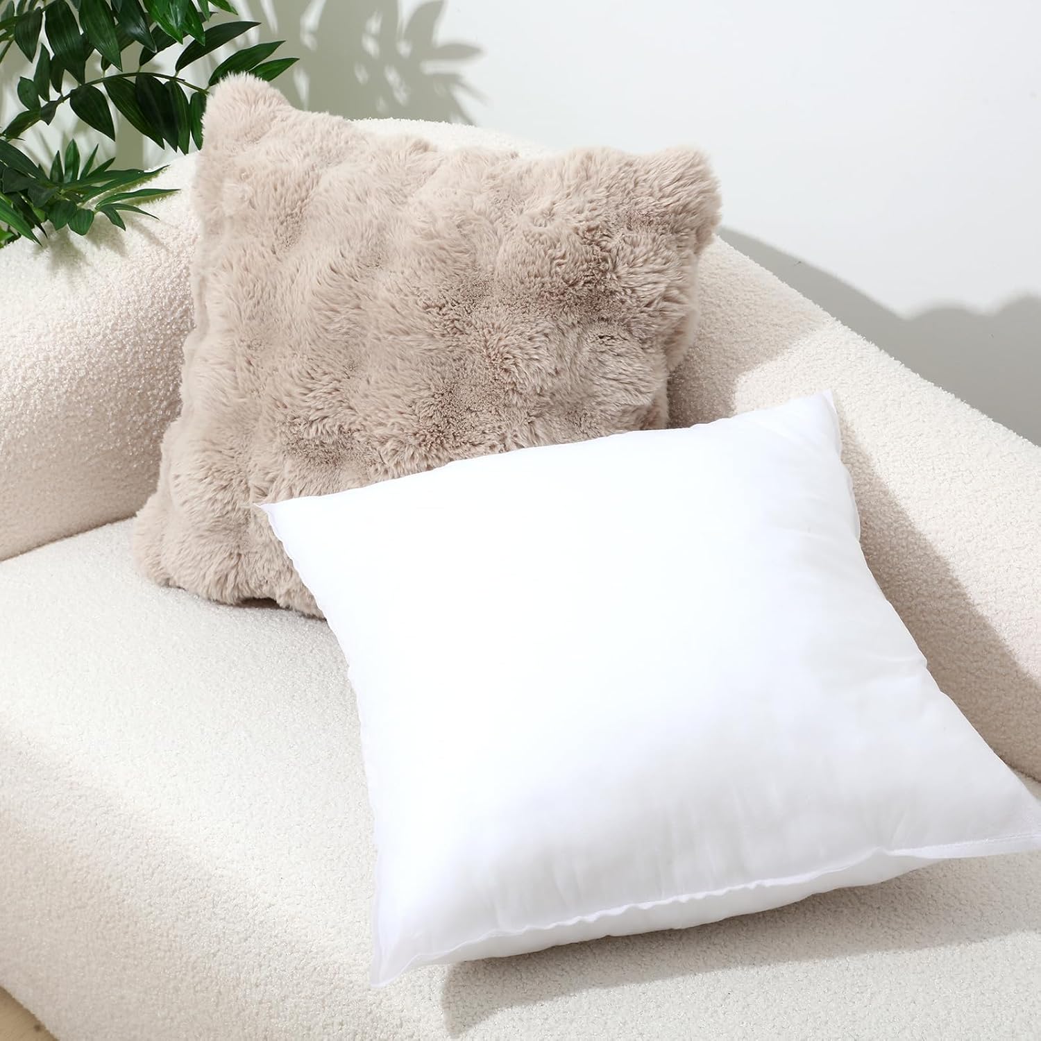 Paquete de 30 rellenos de almohada de 18 x 18 pulgadas, juego de almohadas cuadradas blancas a granel para cama y sofá, decoración para el día de