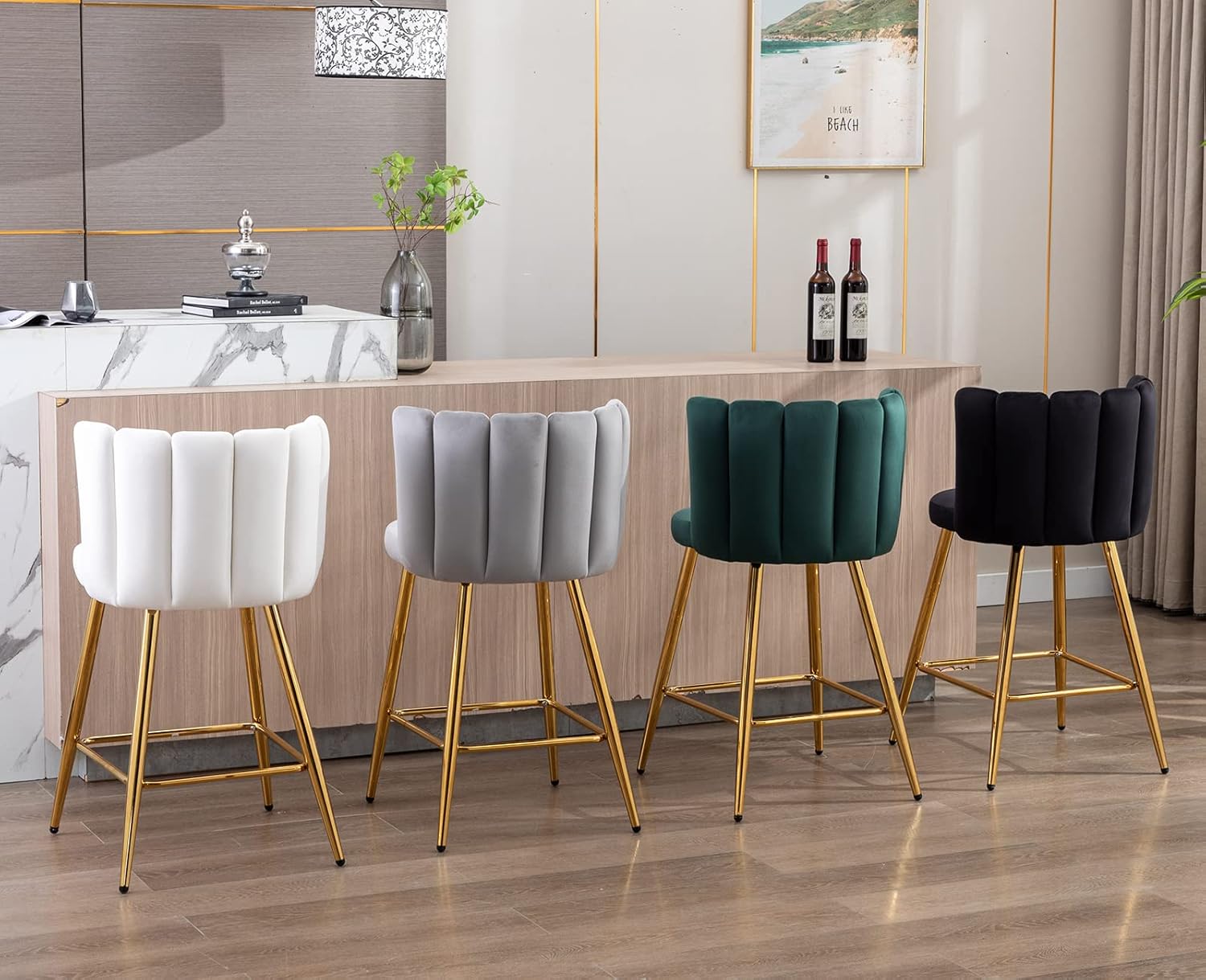 ZSARTS Juego de 2 taburetes de bar de terciopelo crema, de 26 pulgadas, modernos taburetes de bar dorados con respaldo tapizado, sillas de isla de