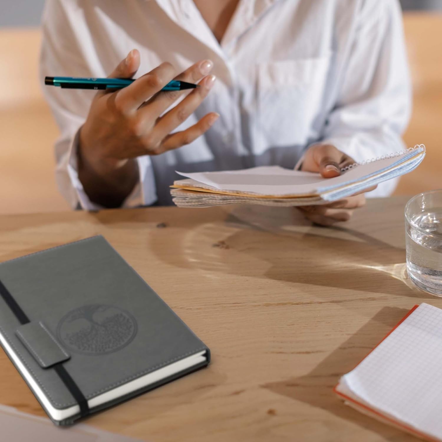 CAGIE Cuadernos con forro de cuero para el trabajo, diario del árbol de la vida para escribir, cuaderno de rayas universitarias con 256 páginas, 5.7