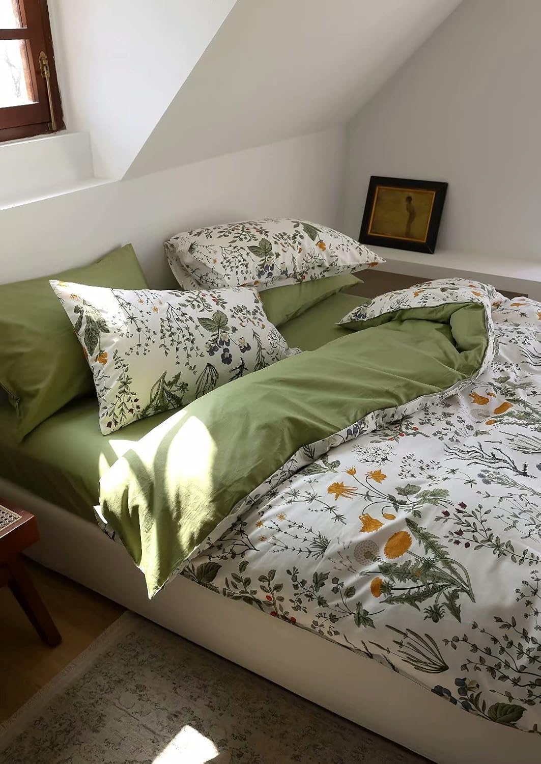 Juego de edredón botánico tamaño Queen, color blanco y verde salvia, juego de ropa de cama floral con patrón de jardín impreso en blanco, manta