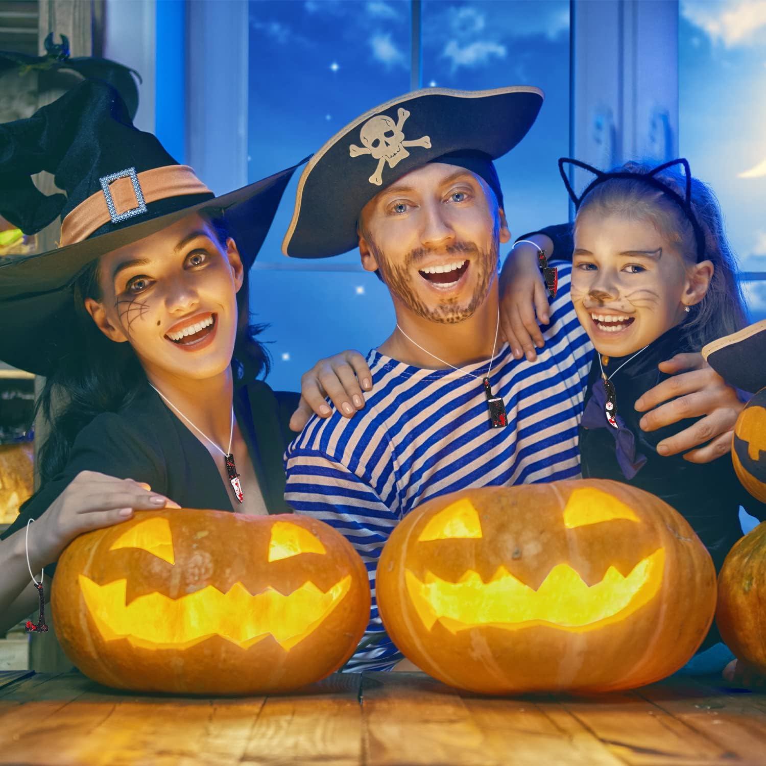 32 dijes de cuchillos falsos, dijes de Halloween, mini cuchillos de resina para mujeres, manualidades, manualidades, cuchillos falsos con caja, 10