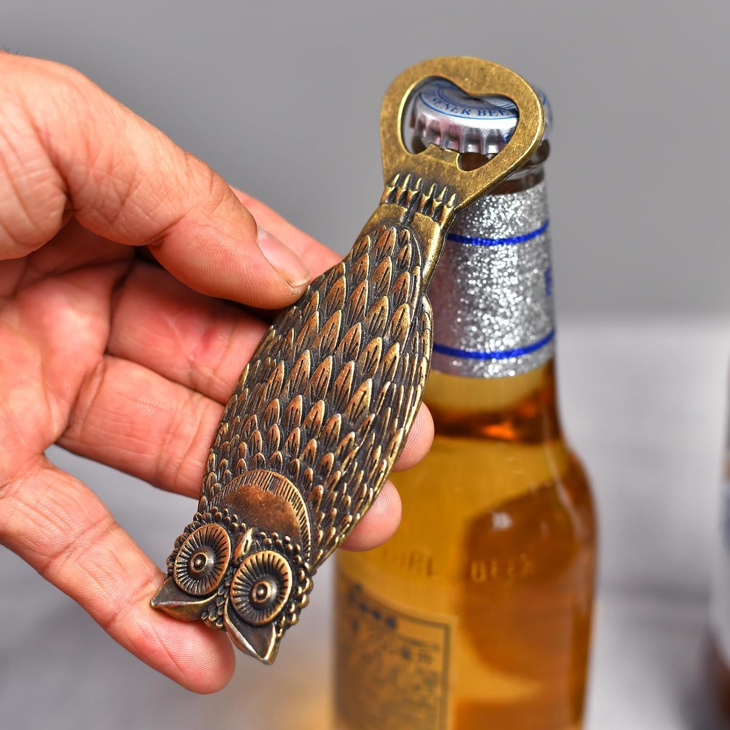 LSJ ORIGINAL Abridor de botellas de cerveza, abridor de botellas fresco para herramienta de bar, removedor de tapas de soda y cerveza, artilugio