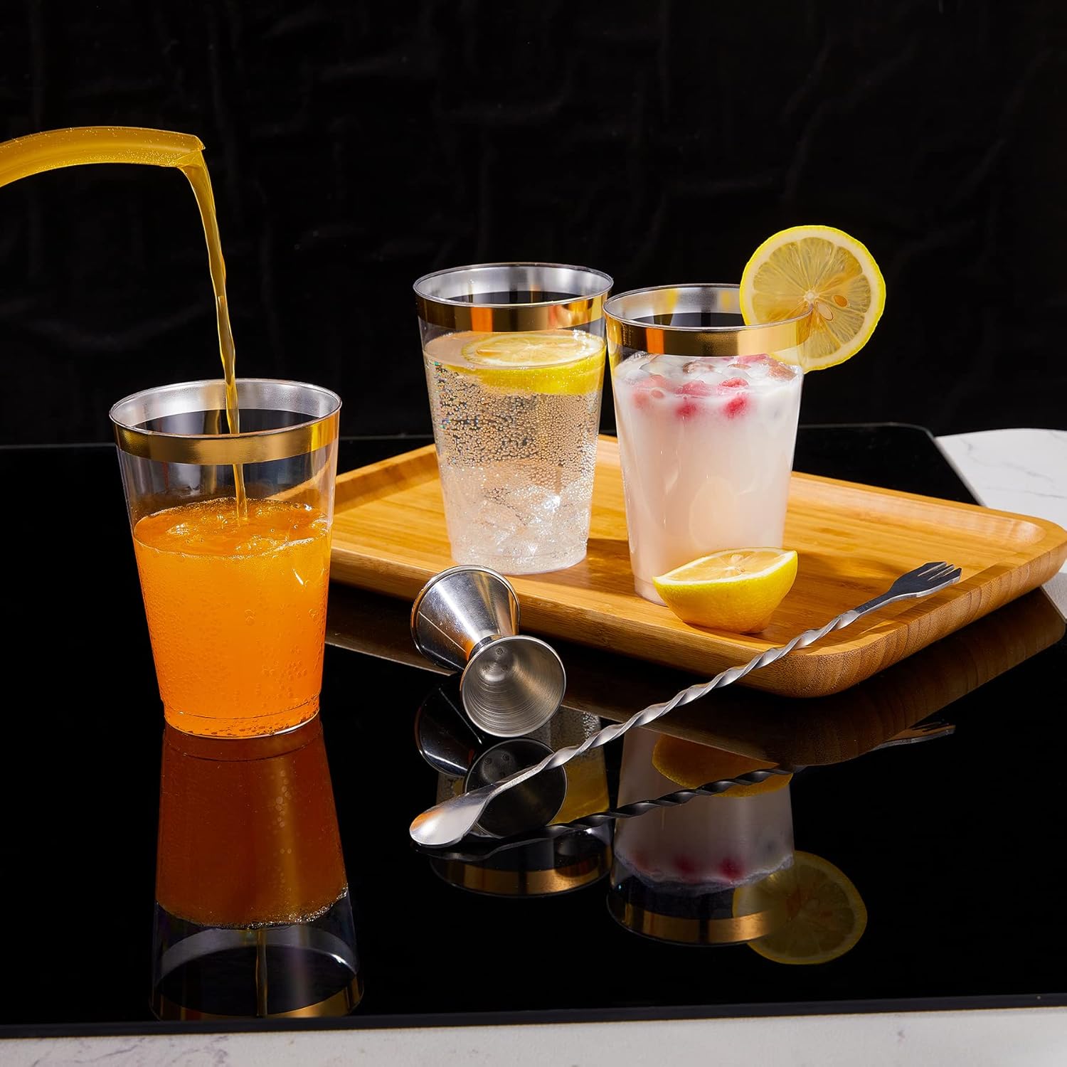 N9R 160 cubiertos de plástico dorado + 72 vasos de plástico dorado + 125 piezas de vajilla de plástico dorado