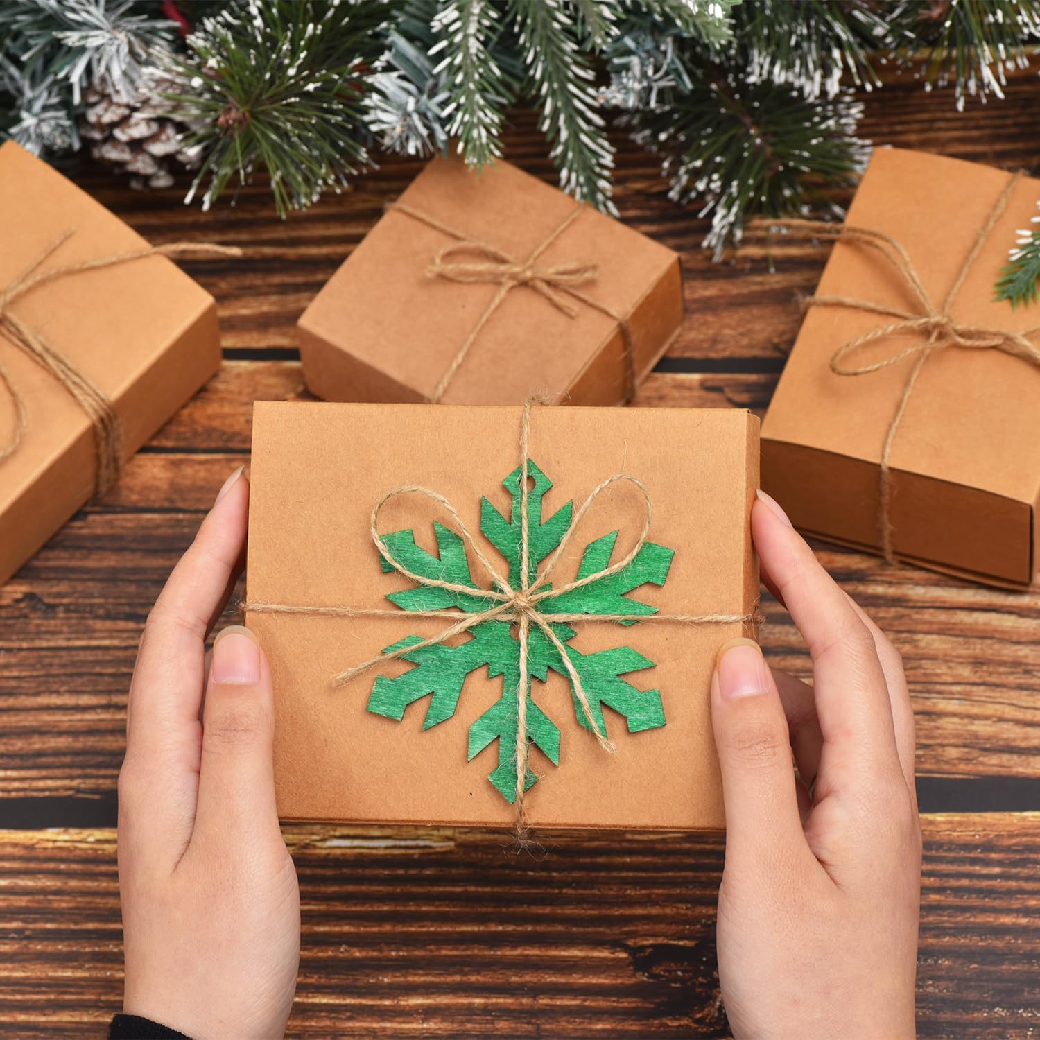 IDATOO Adornos de copo de nieve, 54 piezas de recortes de copos de nieve de madera sin terminar para decoraciones de Navidad, decoración de Navidad