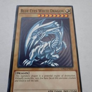 Dragón Blanco de Ojos Azules (Versión 2) – LDK2-ENK01 – Barajas legendarias II – Común – 1 Edición Dragón Blanco de Ojos Azules (Versión 2) – LDK2-ENK01 – Barajas legendarias II – Común – 1 Edición