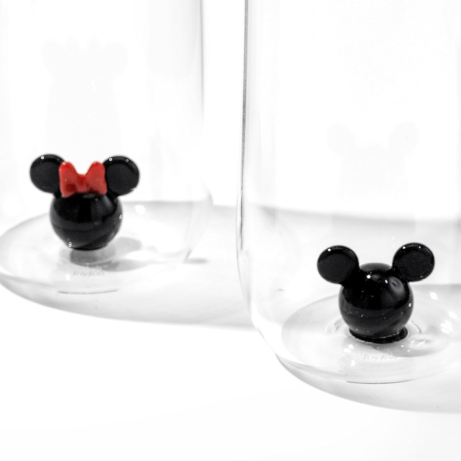 JoyJolt Disney Mickey Mouse, Icon Highball Glass 2 vasos de vidrio para beber. Vasos de 14 onzas de alto para bebidas. Vasos de cóctel, cristalería